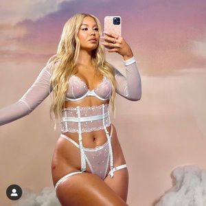 God Is A Woman Lingerie Set, L / L